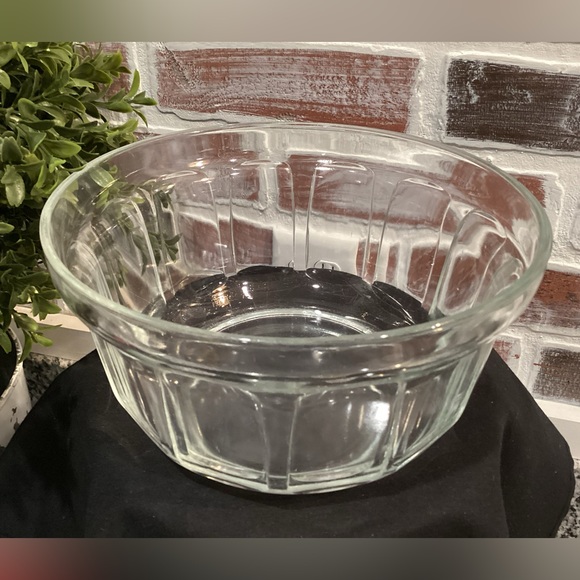 Large Clear Glass Serving Bowl by Vereco - Gently Used Condition - Picture 1 of 10